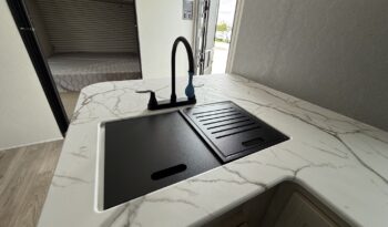 2025 Shasta Oasis I-5 526RBS full