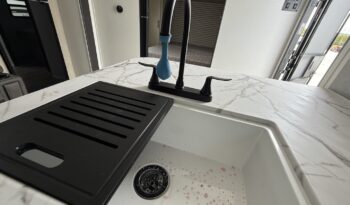 2025 Shasta Oasis I-5 526RBS full