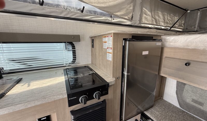 2025 Palomino Real Lite SS-1604 full