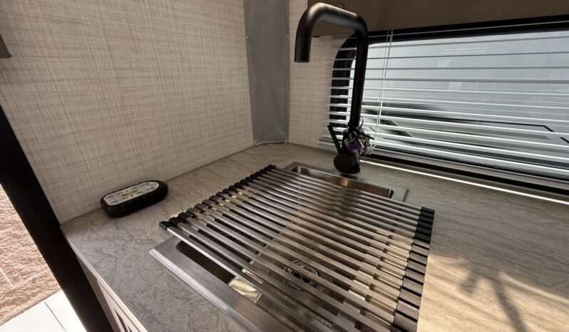 2025 Palomino Real Lite SS-1604 full