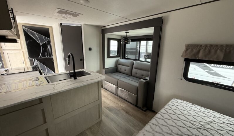 2025 Shasta Oasis 20RB full