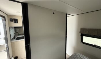 2025 Shasta Oasis I-5 526DB full