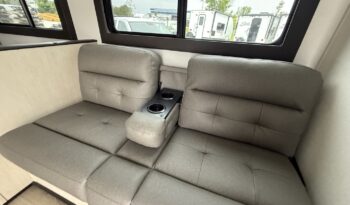 2025 Shasta Oasis I-5 526DB full