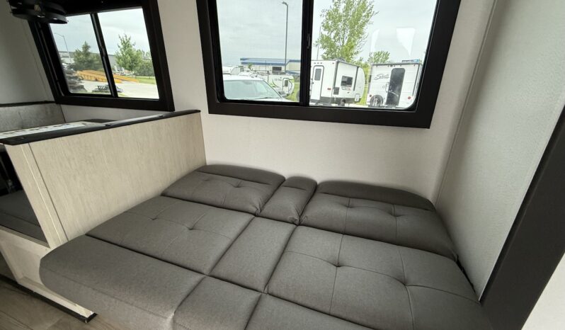 2025 Shasta Oasis I-5 526DB full