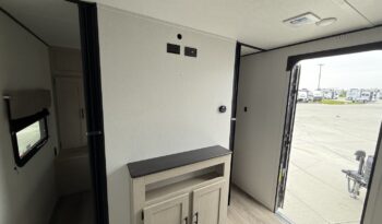 2025 Shasta Oasis I-5 526DB full