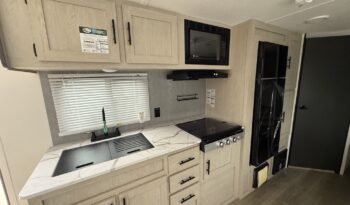 2025 Shasta Oasis I-5 526DB full