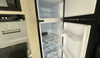 2025 Shasta Oasis I-5 526DB full