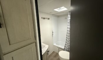 2025 Shasta Oasis I-5 526DB full