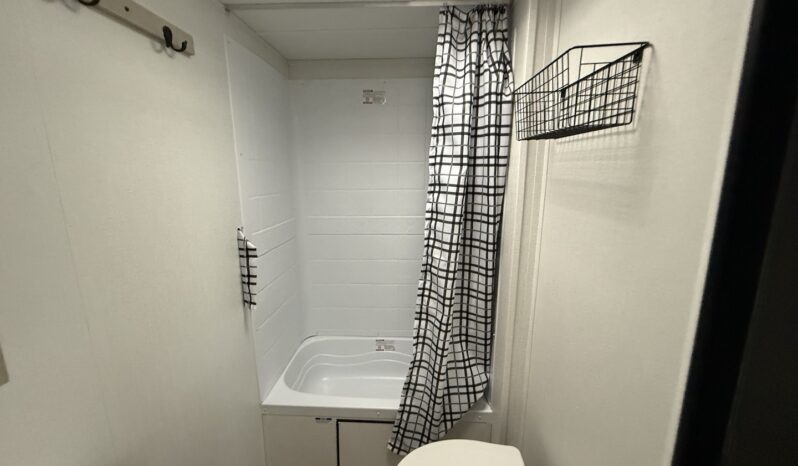 2025 Shasta Oasis I-5 526DB full