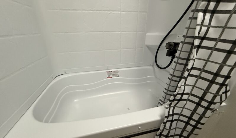 2025 Shasta Oasis I-5 526DB full