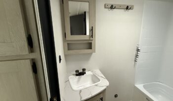 2025 Shasta Oasis I-5 526DB full