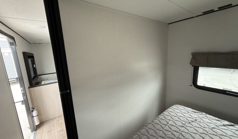 2025 Shasta Oasis I-5 526BH full