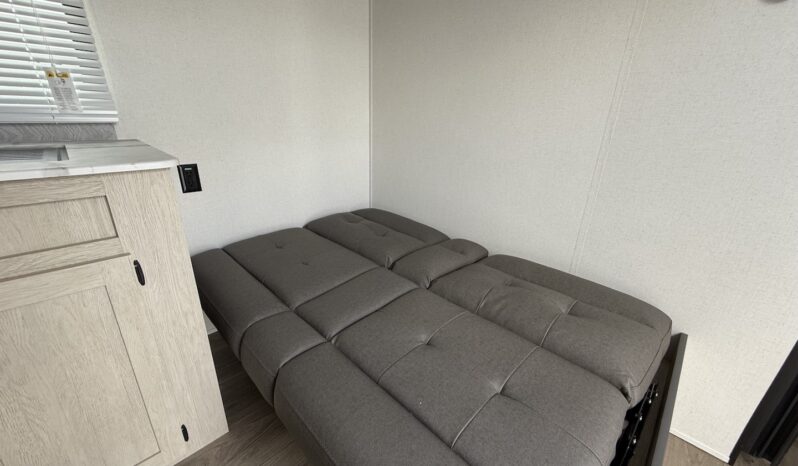 2025 Shasta Oasis I-5 526BH full