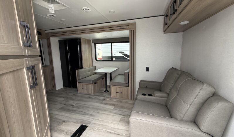 2025 Coleman 25REX full