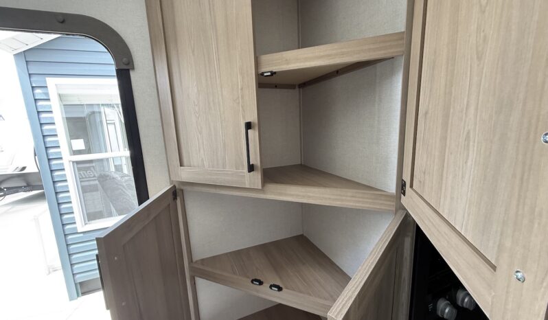 2025 Coleman 25REX full