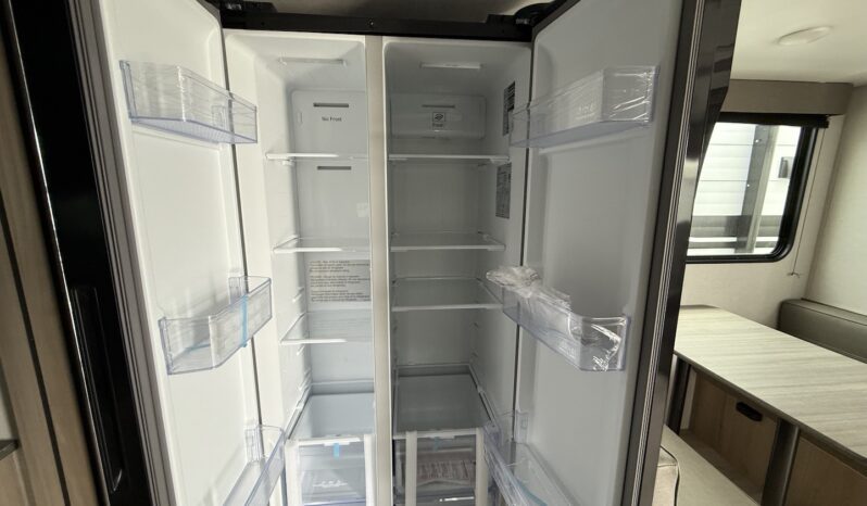 2025 Coleman 25REX full