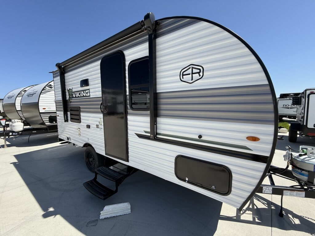 2025 Viking 17FQ