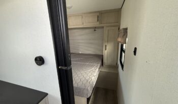 2025 Shasta Oasis I-5 526DB full