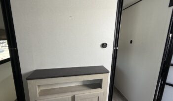 2025 Shasta Oasis I-5 526DB full