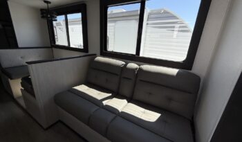 2025 Shasta Oasis I-5 526DB full