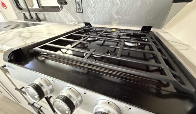 2025 Shasta Oasis I-5 526DB full