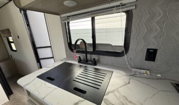 2025 Shasta Oasis I-5 526DB full