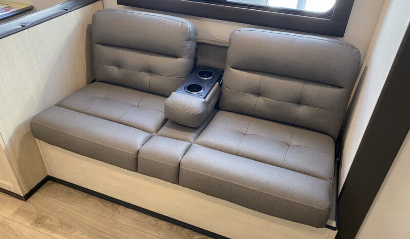 2025 Shasta Oasis I-5 526DB full