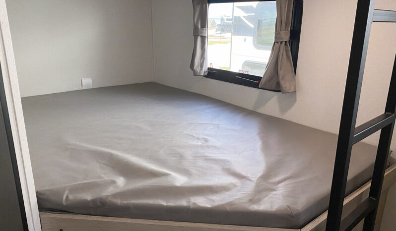 2025 Shasta Oasis I-5 526DB full