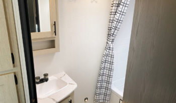 2025 Shasta Oasis I-5 526DB full