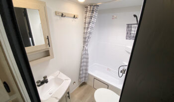 2025 Shasta Oasis I-5 526DB full