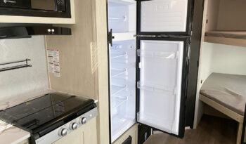 2025 Shasta Oasis I-5 526DB full