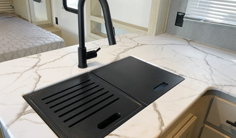 2025 Shasta Oasis 20RB full