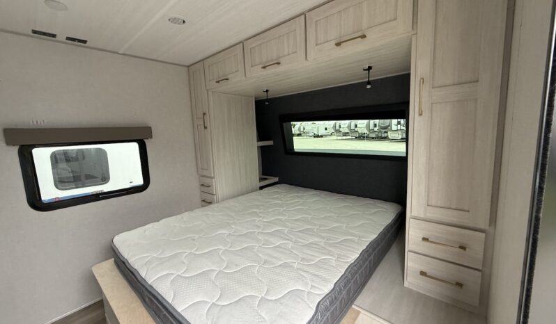 2024 Forest River Grand Surveyor 253RLS full