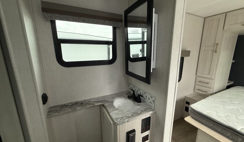 2024 Forest River Grand Surveyor 253RLS full