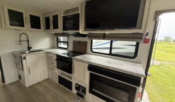 2024 Forest River Grand Surveyor 253RLS full