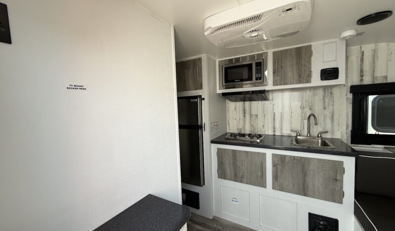 2025 Travel Lite Rove XL 17CC full