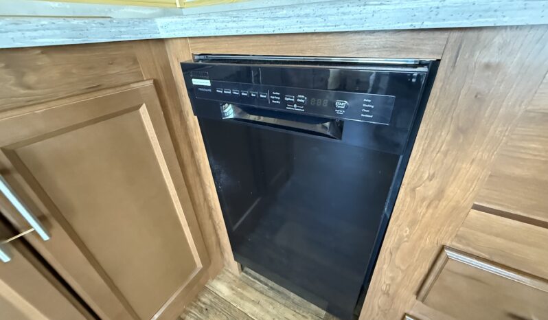 2026 America’s Park Cabins – 33FP full