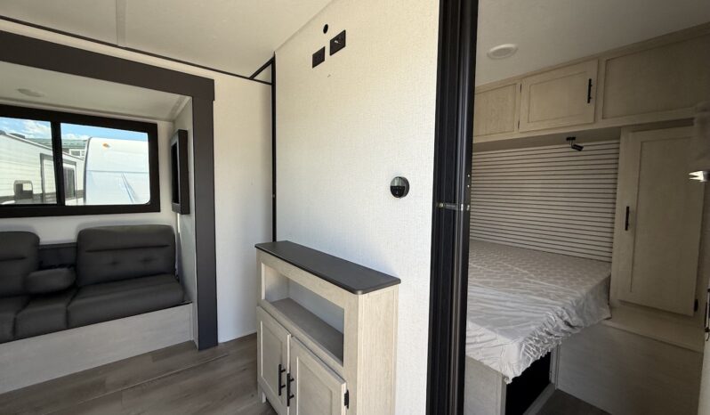 2026 Shasta I-5 532BEDS full