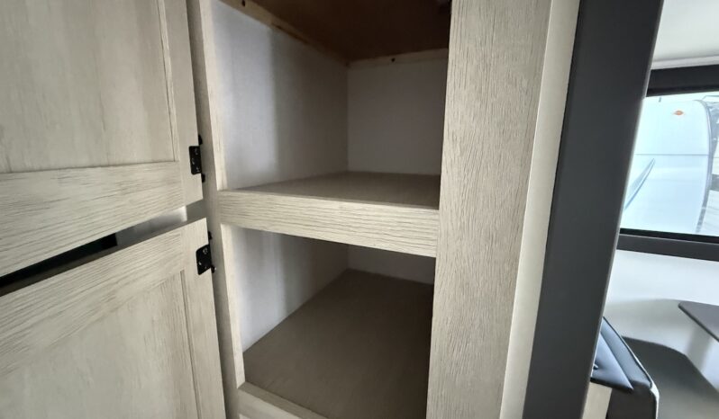 2026 Shasta I-5 532BEDS full