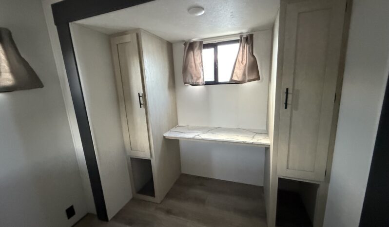 2026 Shasta I-5 532BEDS full