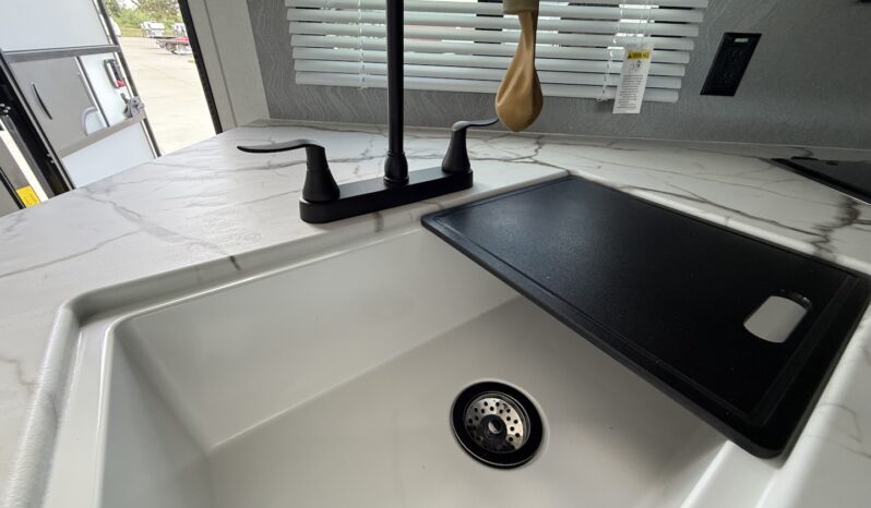 2026 Shasta I-5 532BEDS full