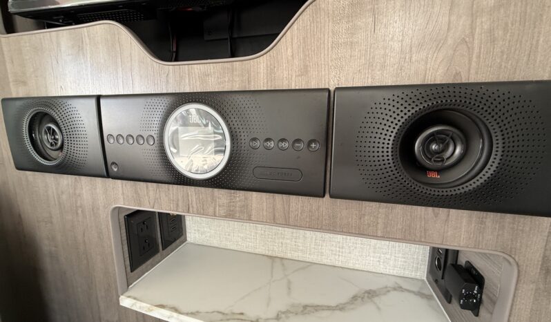 2026 Lance 2565 full