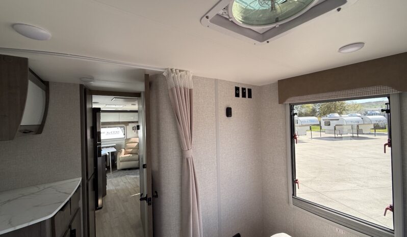 2026 Lance 2565 full