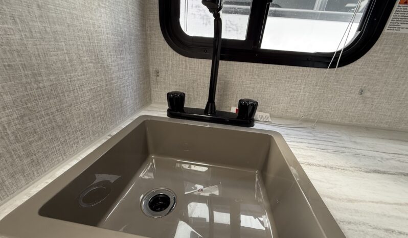 2026 Lance Squire SQ825 full