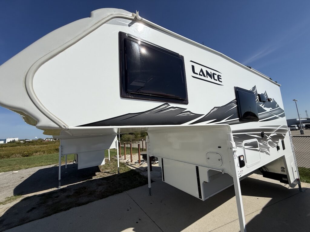 2026 Lance 960