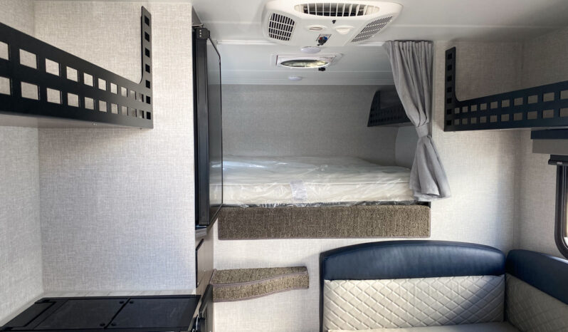 2026 Lance Squire SQ825 full