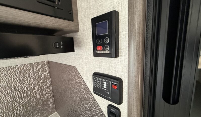 2026 Lance Evolve 1965 full