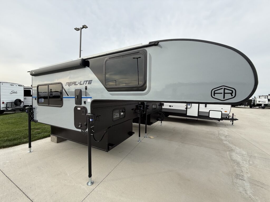 2026 Palomino Real Lite HS-1803