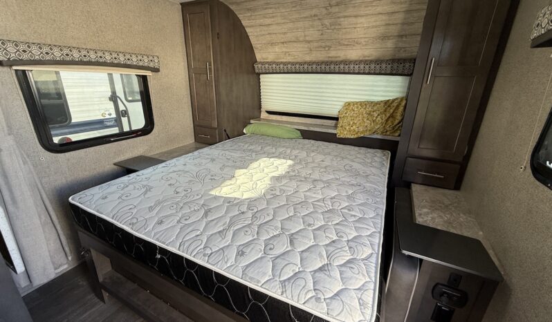 2019 Flagstaff 25LB full