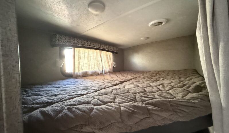 2019 Flagstaff 25LB full